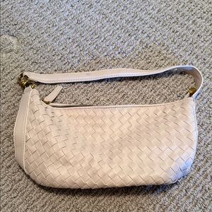 Elegant Cream Woven Shoulder Bag